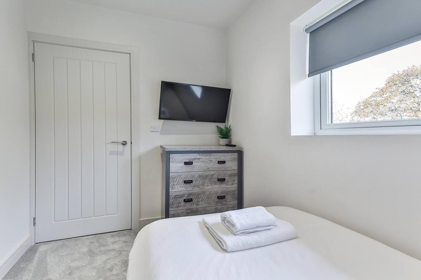 Villa 3 Bed Refurbished, Modern House, Wifi, Patio Area Sheffield Esterno foto